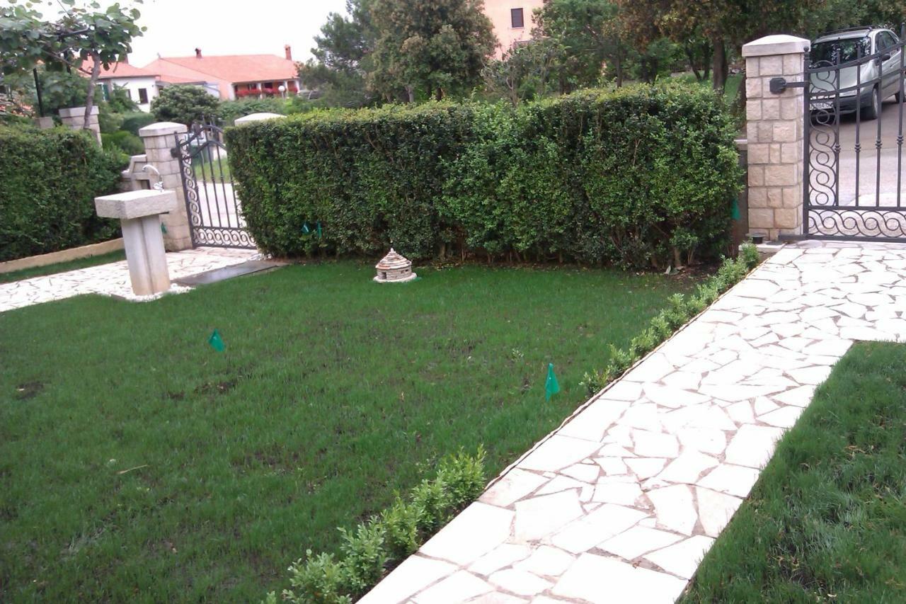 Green Banjole Yards ميدولين المظهر الخارجي الصورة